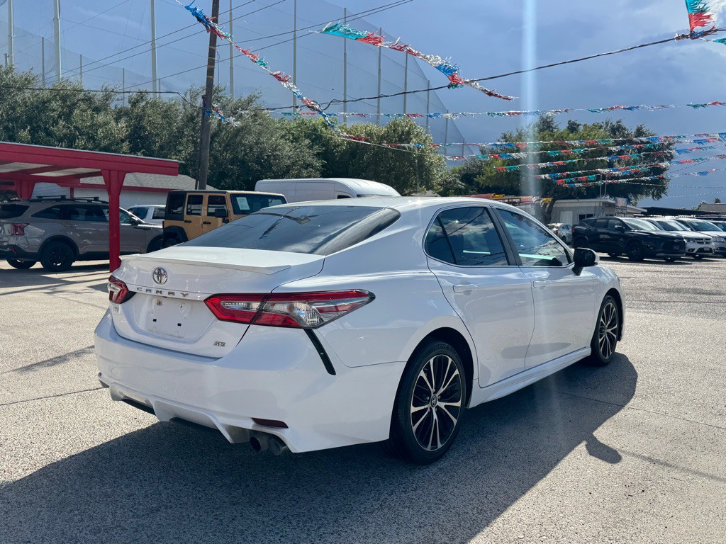 2018 Toyota Camry Image 3