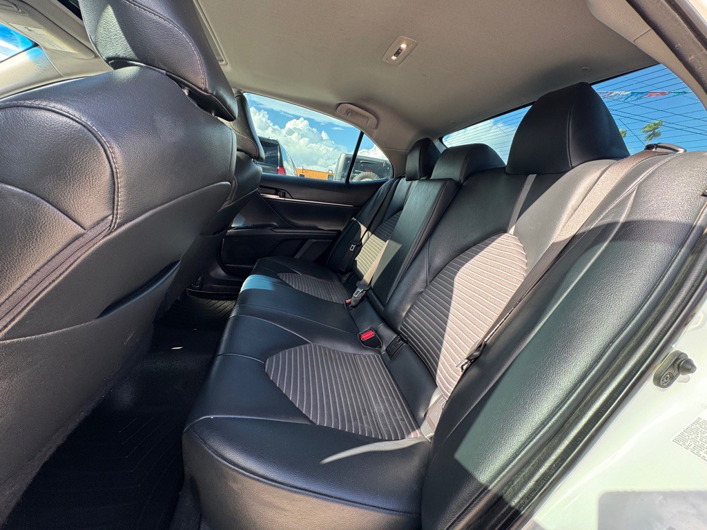 2018 Toyota Camry Image 10