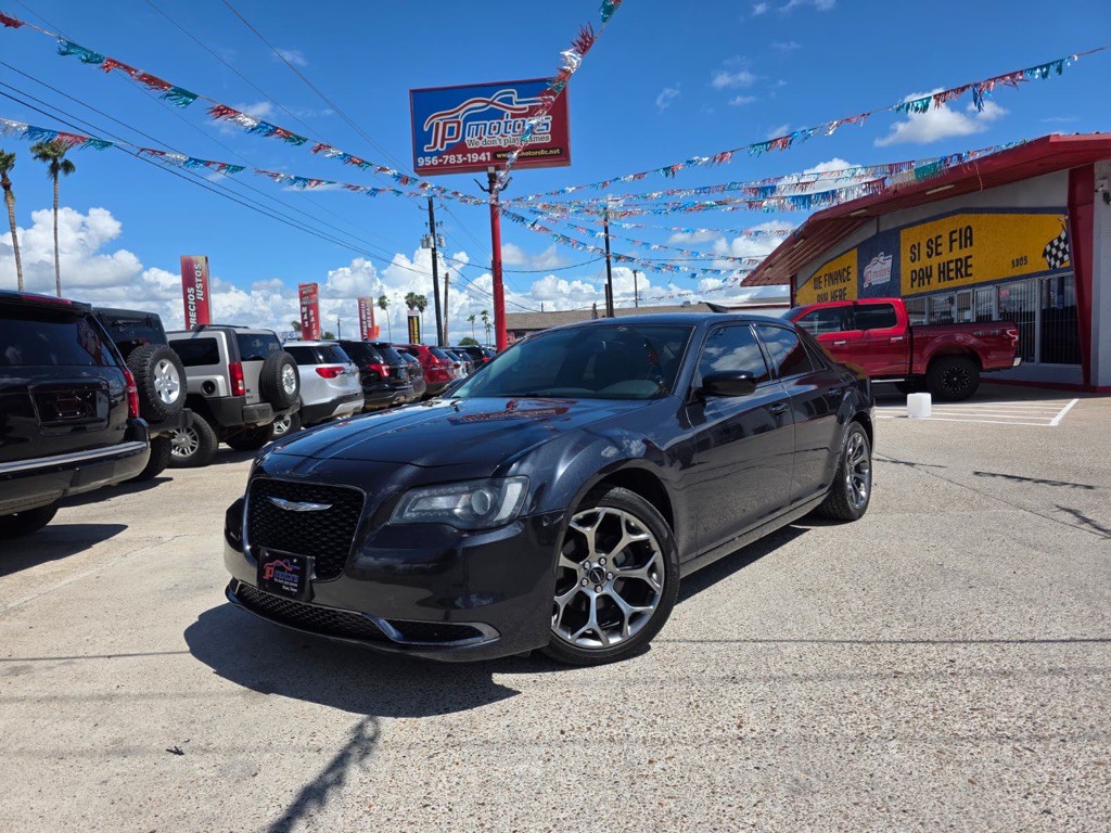 2018 Chrysler 300 Image 1