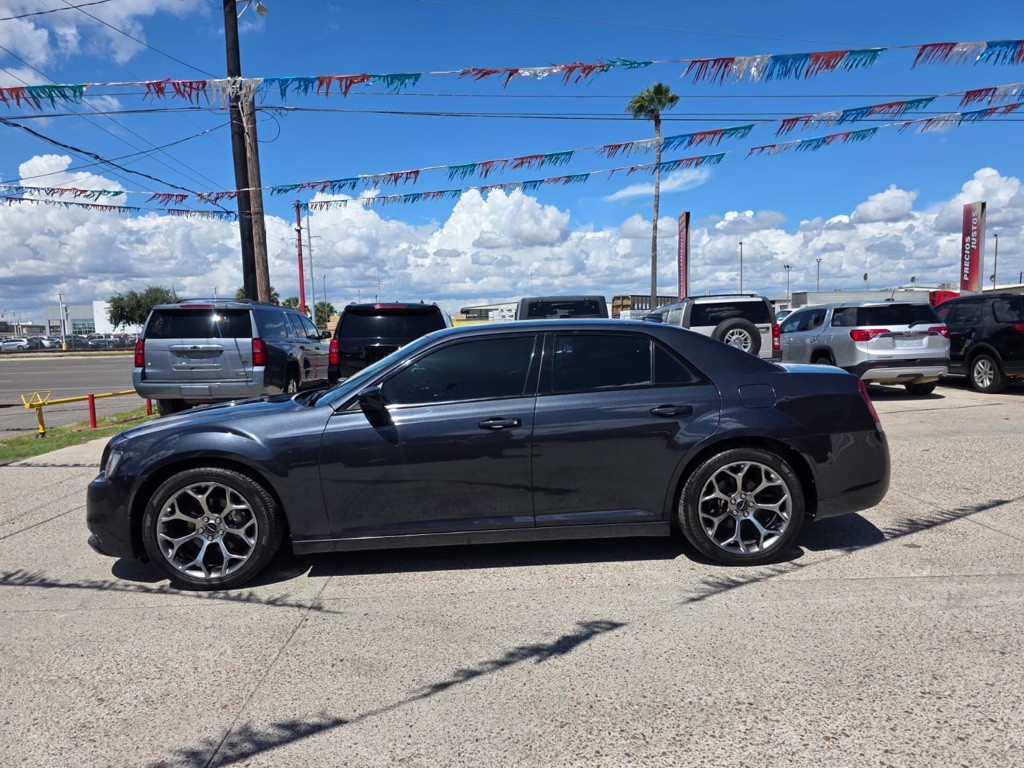 2018 Chrysler 300 Image 5