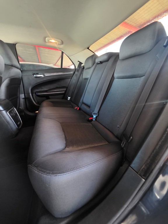 2018 Chrysler 300 Image 10