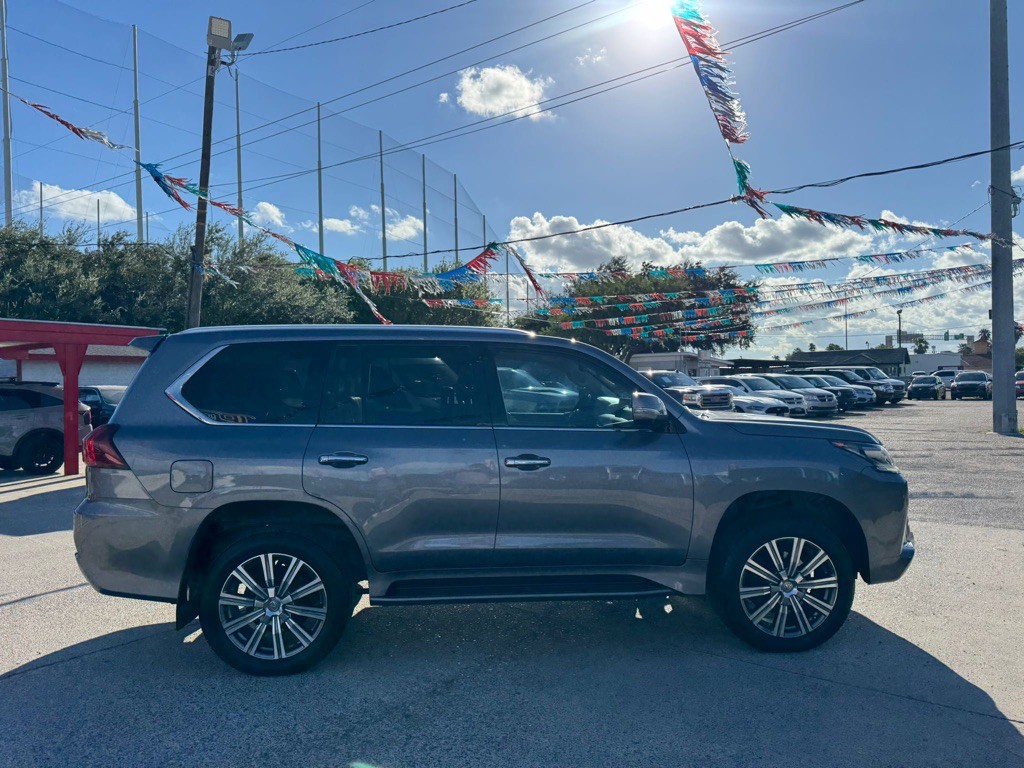 2016 Lexus LX Image 2