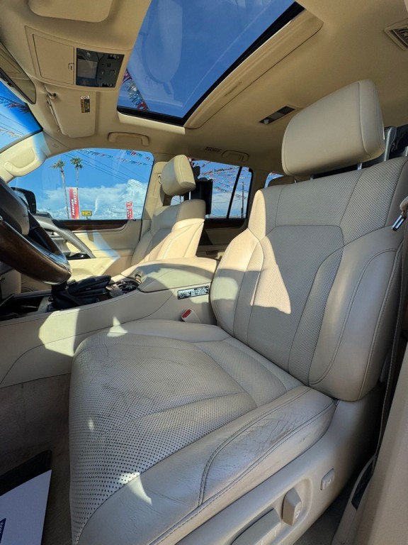 2016 Lexus LX Image 9