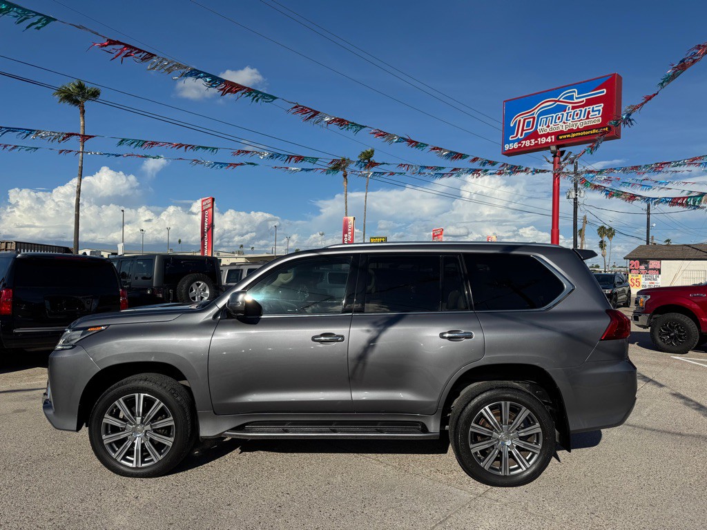 2016 Lexus LX Image 17