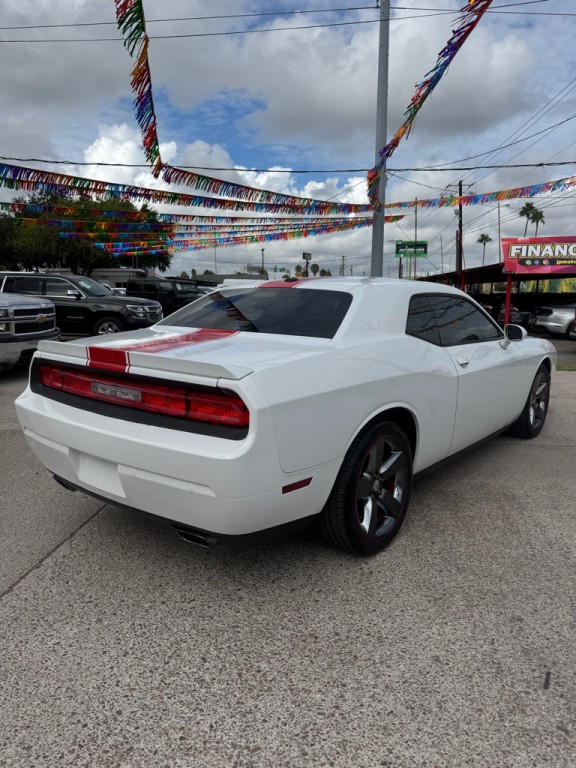 2013 Dodge Challenger Image 4