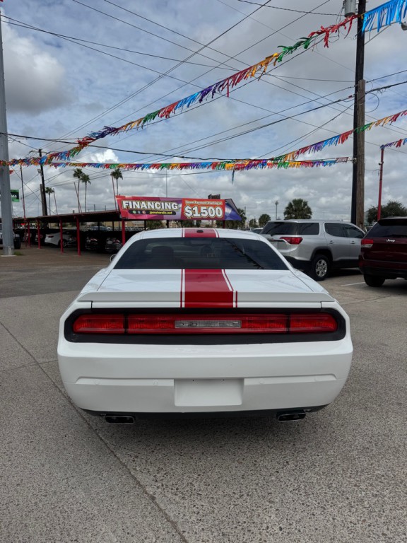 2013 Dodge Challenger Image 8