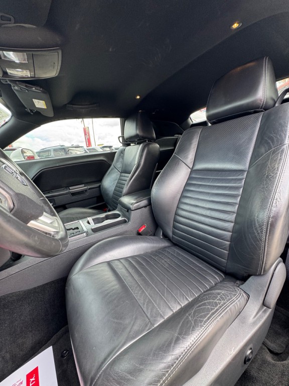 2013 Dodge Challenger Image 9