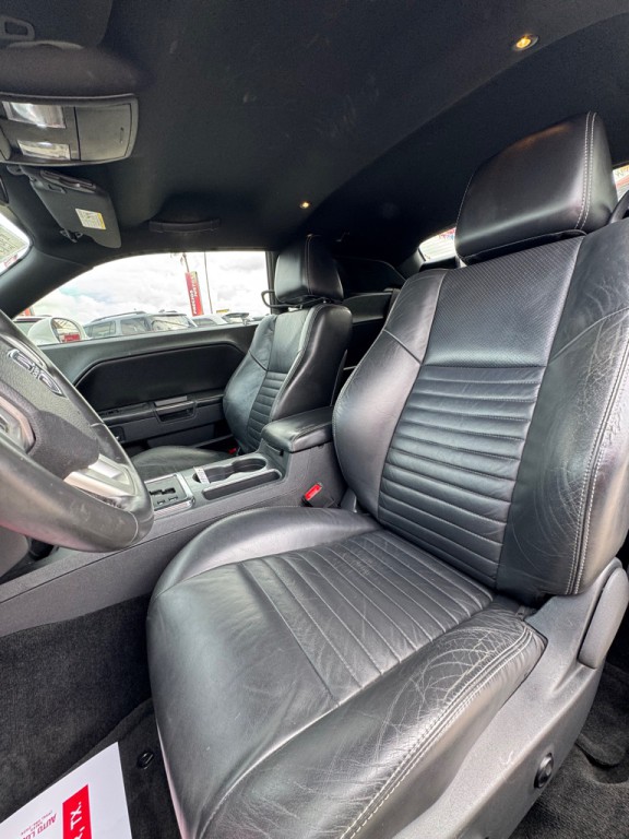 2013 Dodge Challenger Image 10