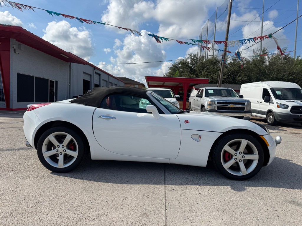 2008 Pontiac Solstice Image 3