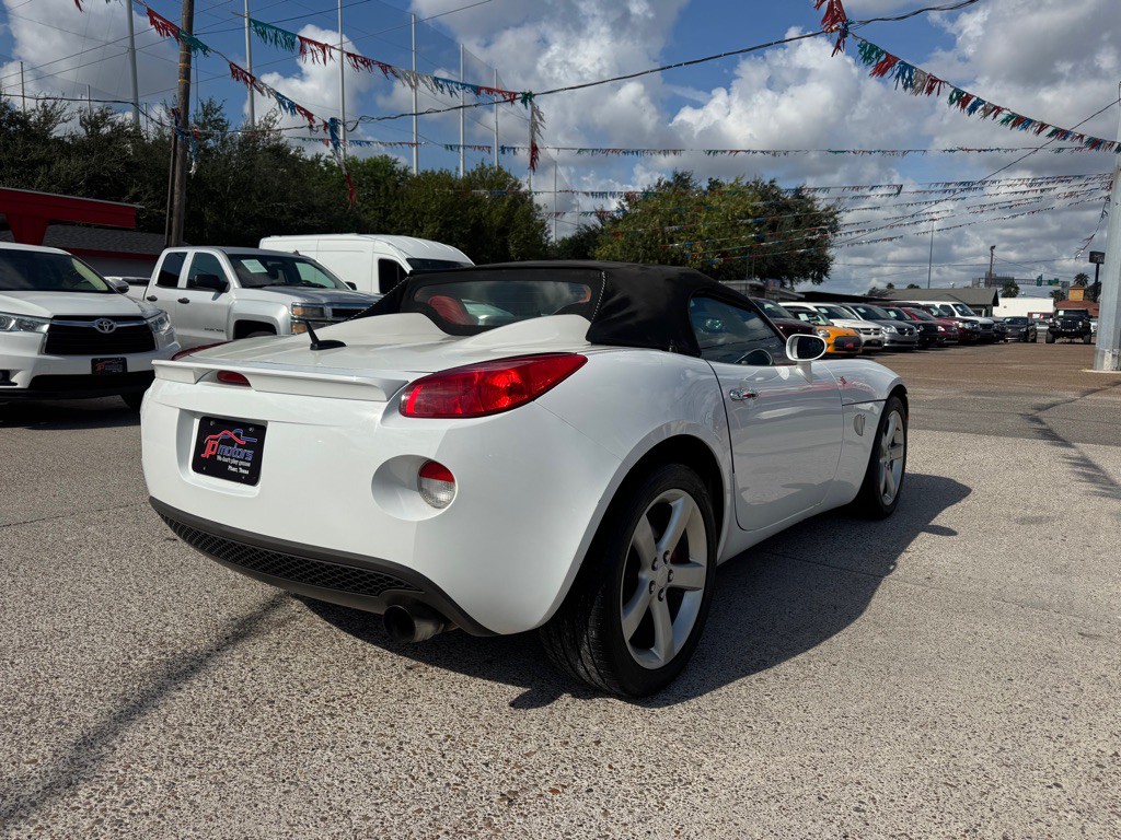 2008 Pontiac Solstice Image 5