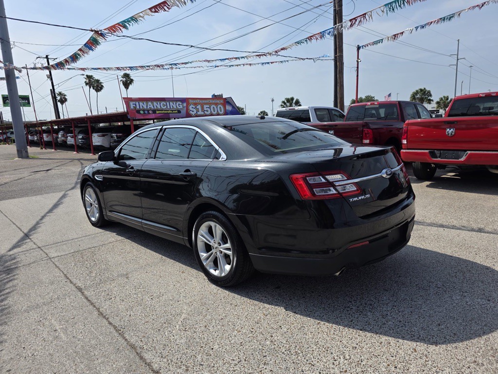 2015 Ford Taurus Image 5