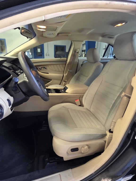2015 Ford Taurus Image 9