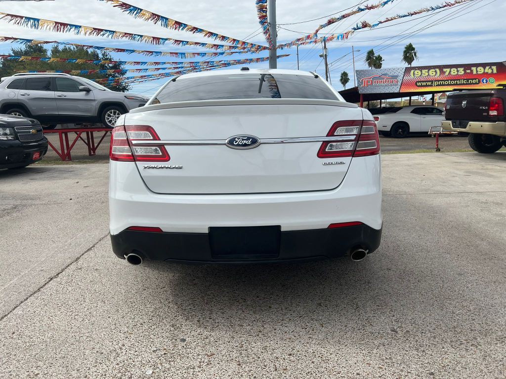 2014 Ford Taurus Image 8