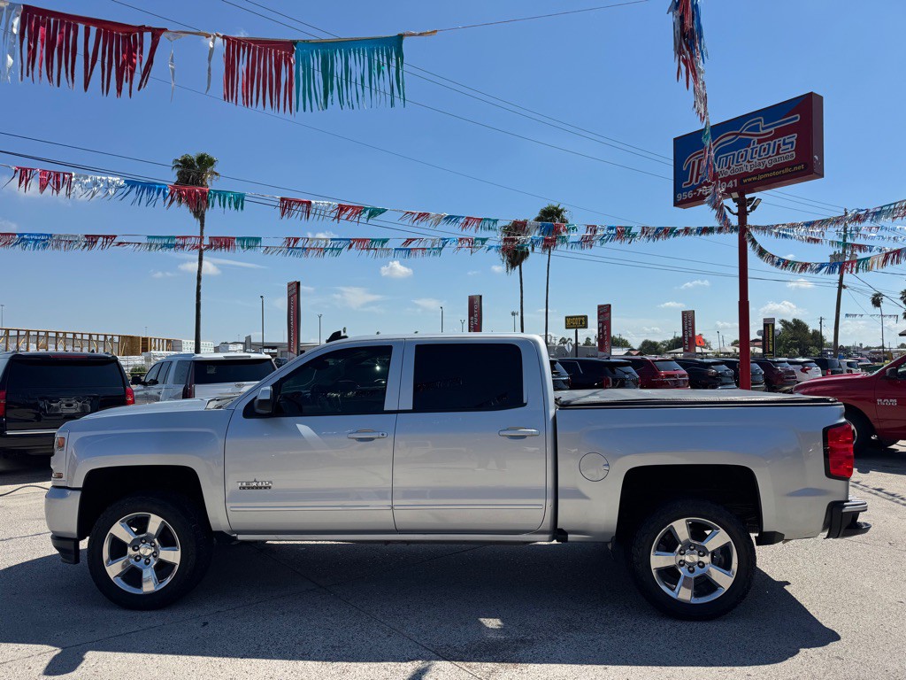2017 Chevrolet Silverado 1500 Image 2