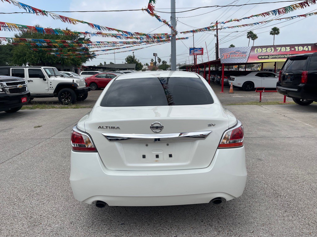 2015 Nissan Altima Image 8