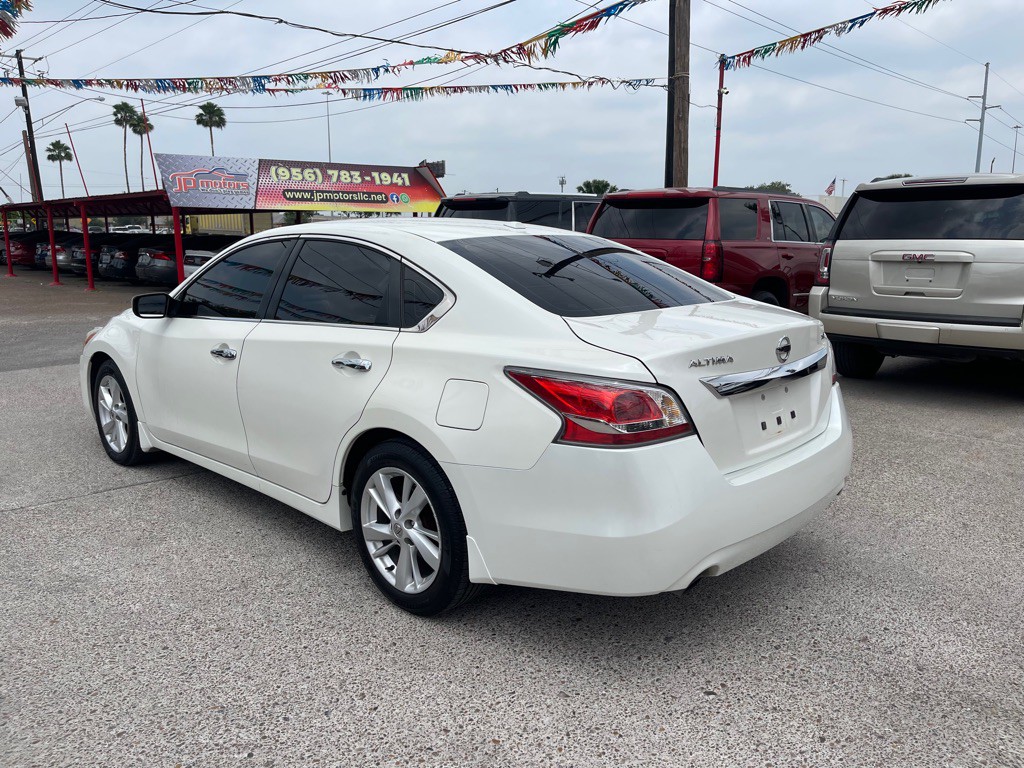 2015 Nissan Altima Image 5