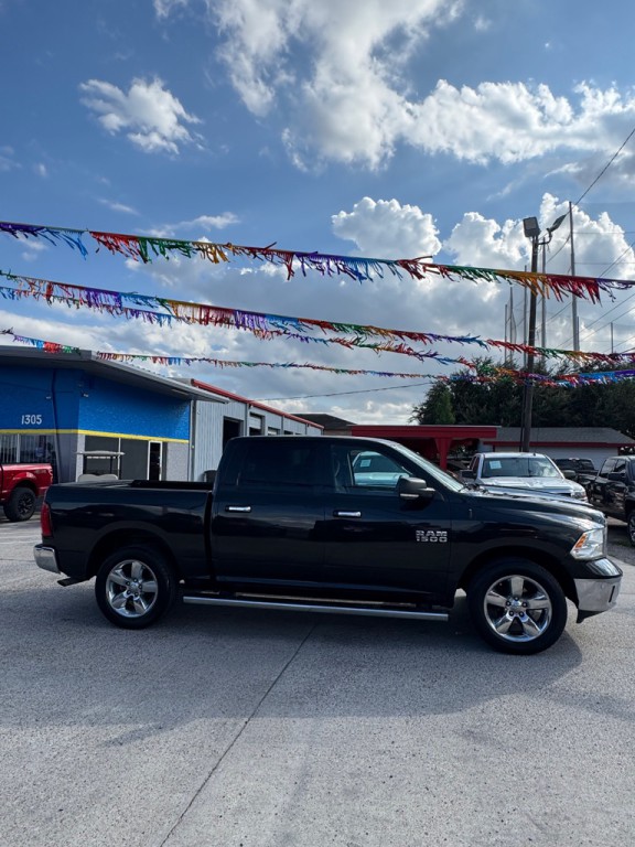 2015 RAM 1500 Image 3