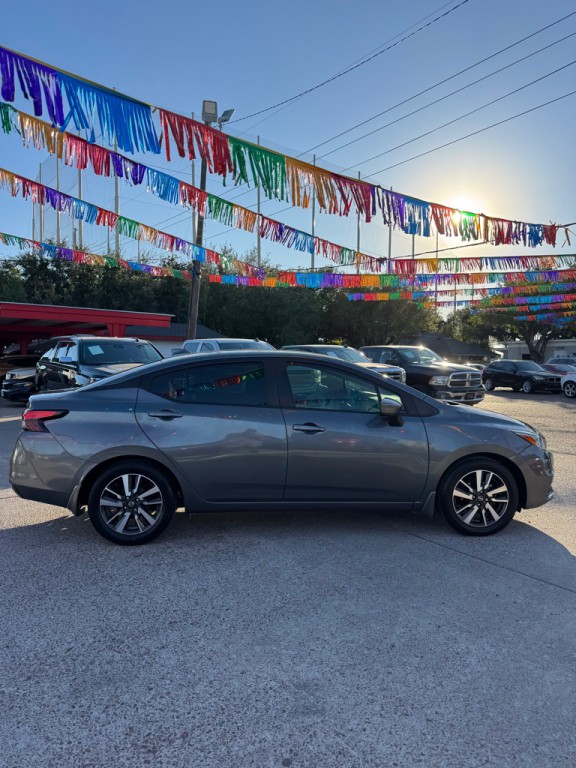 2020 Nissan Versa Image 2