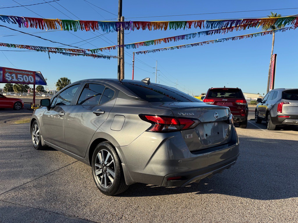 2020 Nissan Versa Image 4