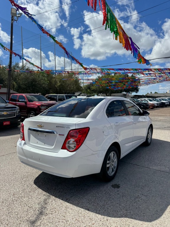 2016 Chevrolet Sonic Image 4