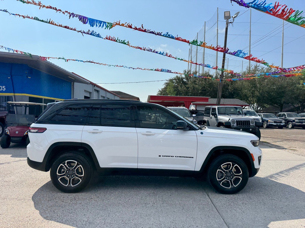 2022 Jeep Grand Cherokee Image 2