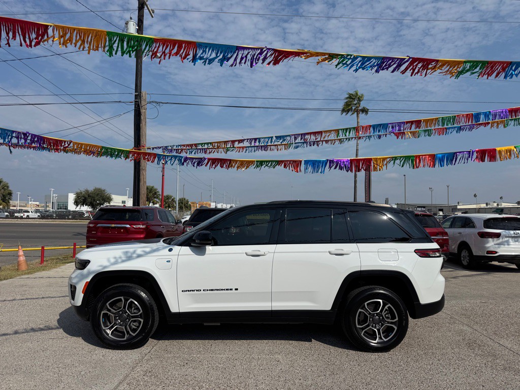 2022 Jeep Grand Cherokee Image 3