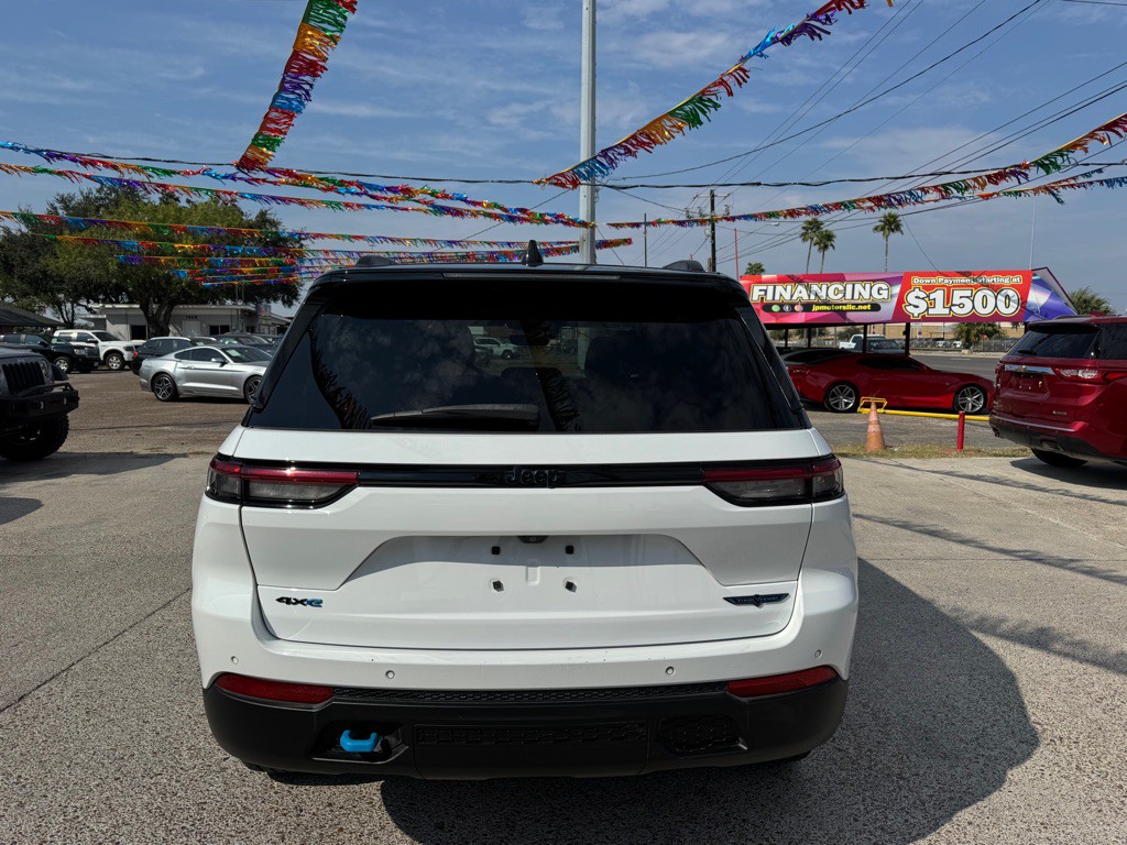 2022 Jeep Grand Cherokee Image 8