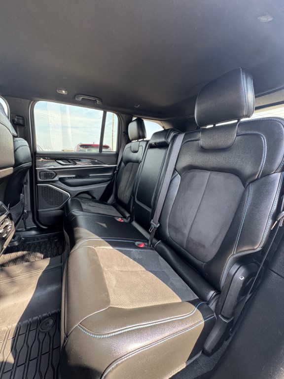 2022 Jeep Grand Cherokee Image 11