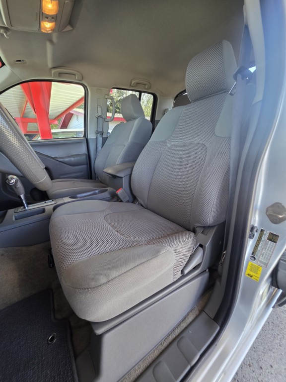 2015 Nissan Frontier Image 14