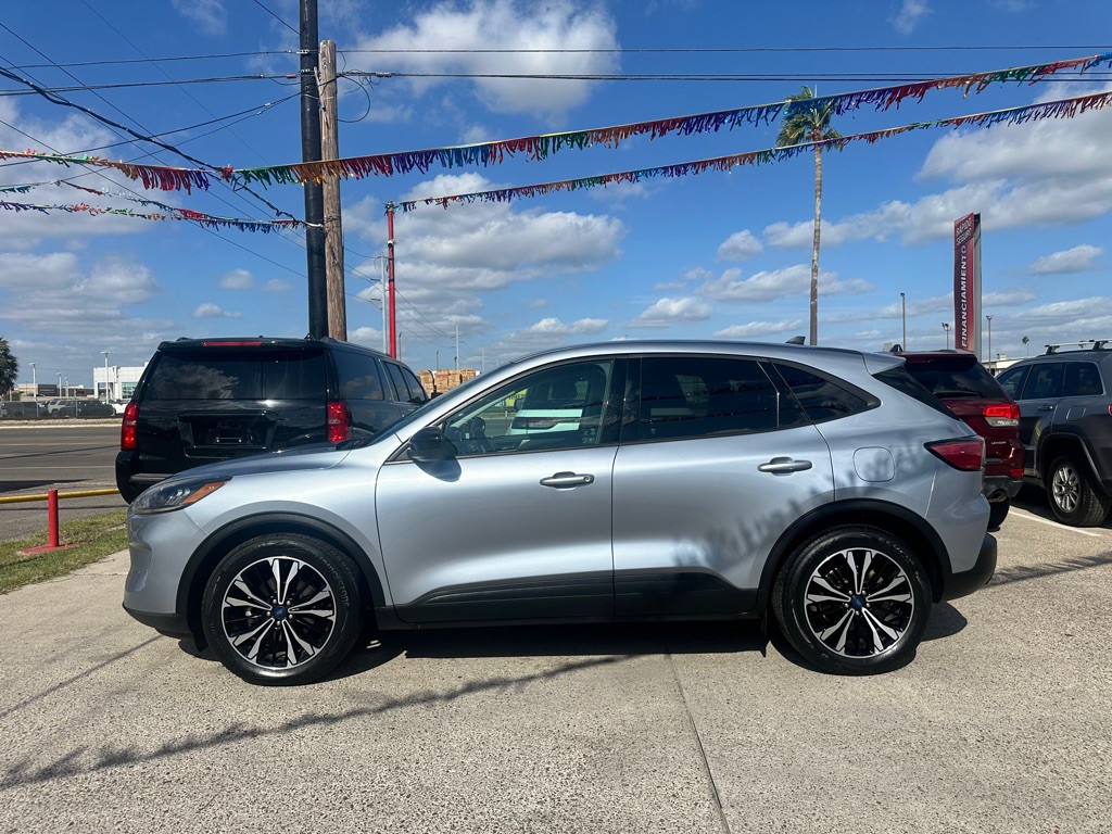 2022 Ford Escape Image 2