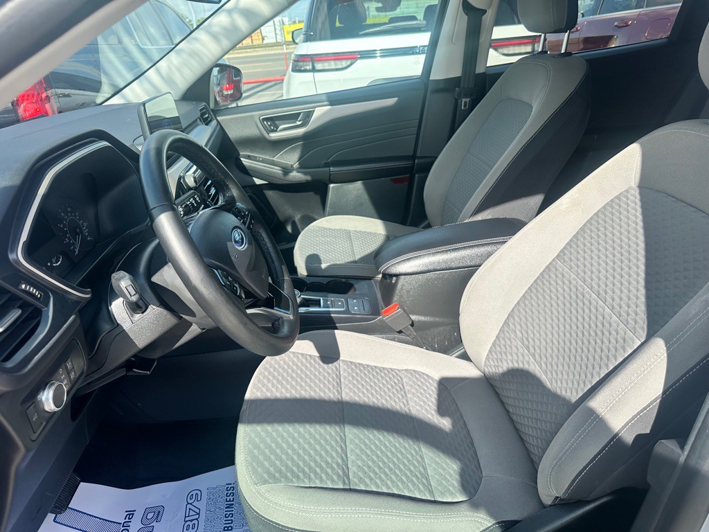 2022 Ford Escape Image 9