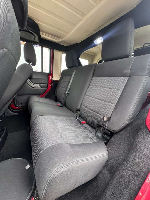 2011 Jeep Wrangler Unlimited Image 10