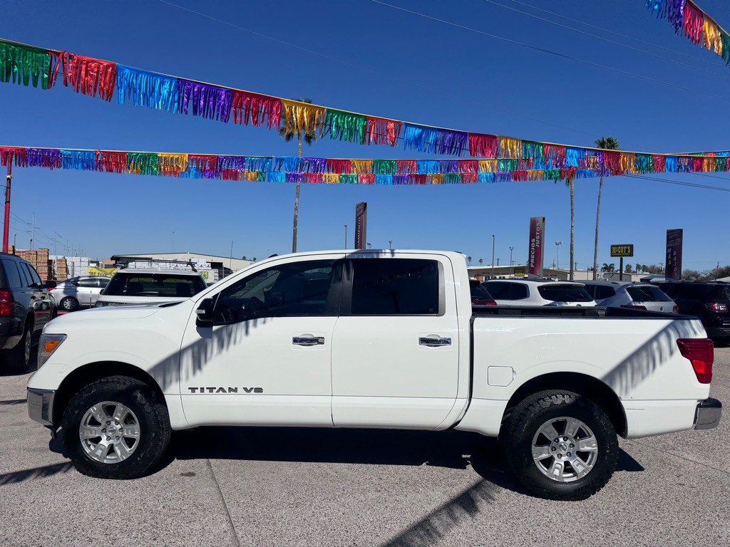 2019 Nissan Titan Image 2