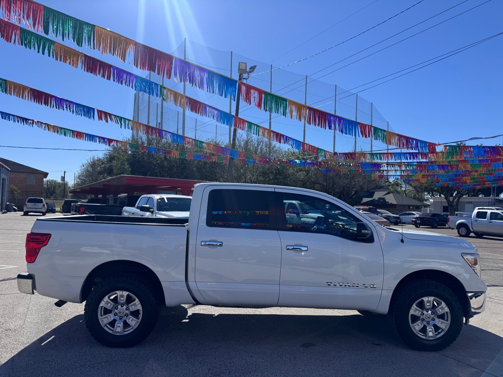 2019 Nissan Titan Image 3