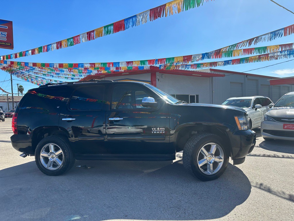 2012 Chevrolet Tahoe Image 2