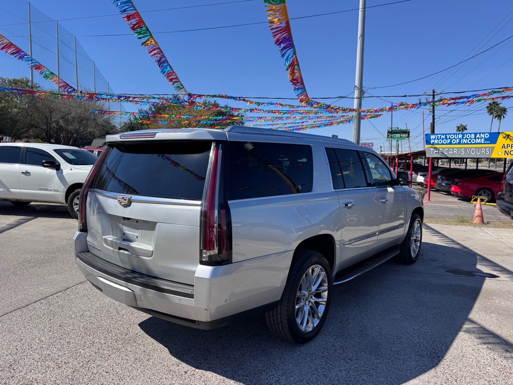 2017 Cadillac Escalade Image 4