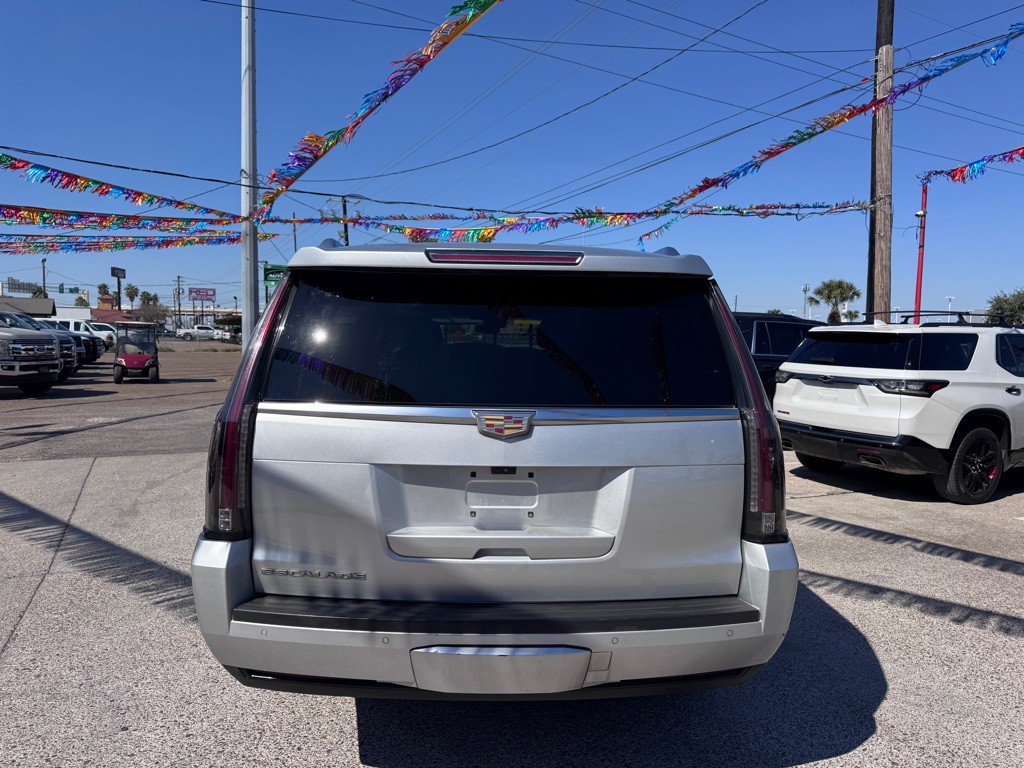 2017 Cadillac Escalade Image 8