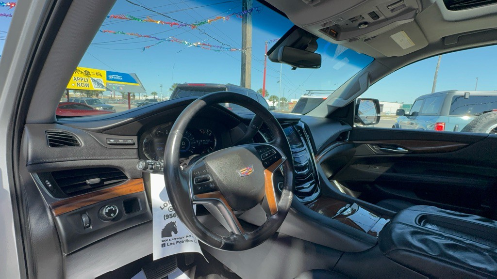 2017 Cadillac Escalade Image 9