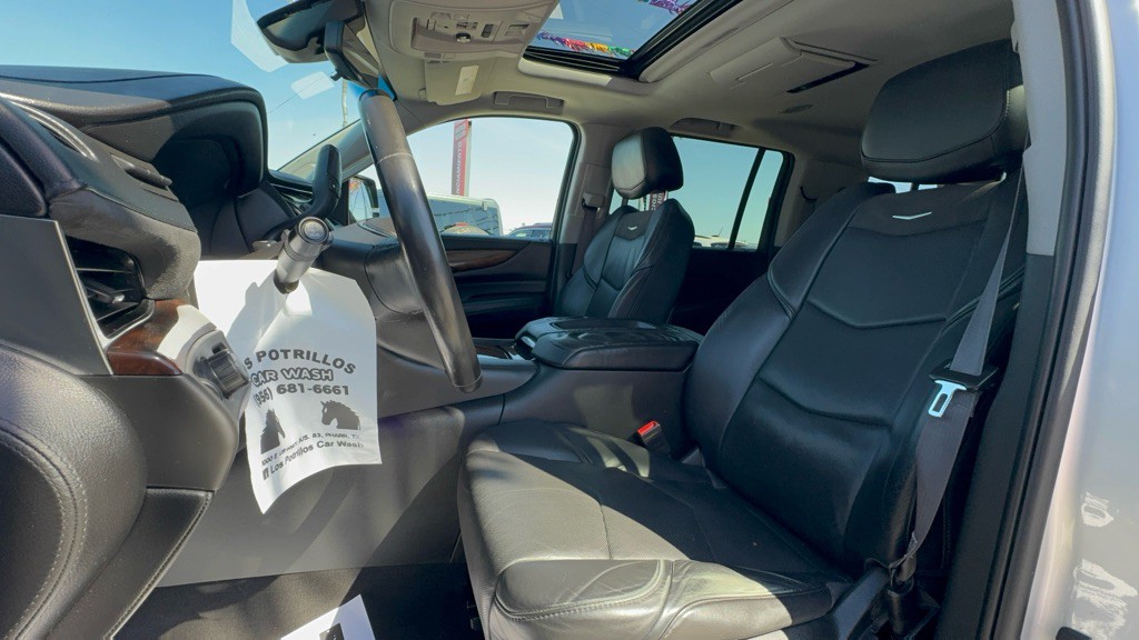 2017 Cadillac Escalade Image 10