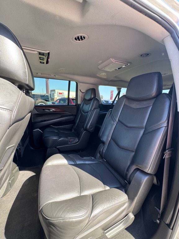 2017 Cadillac Escalade Image 12