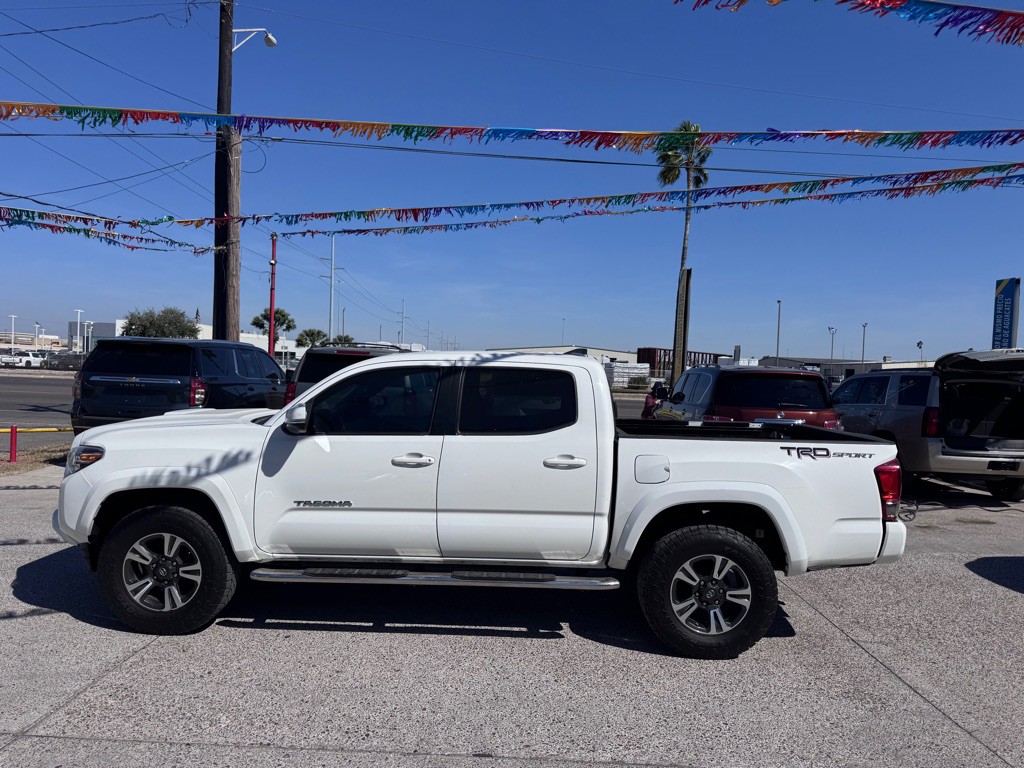 2016 Toyota Tacoma Image 3