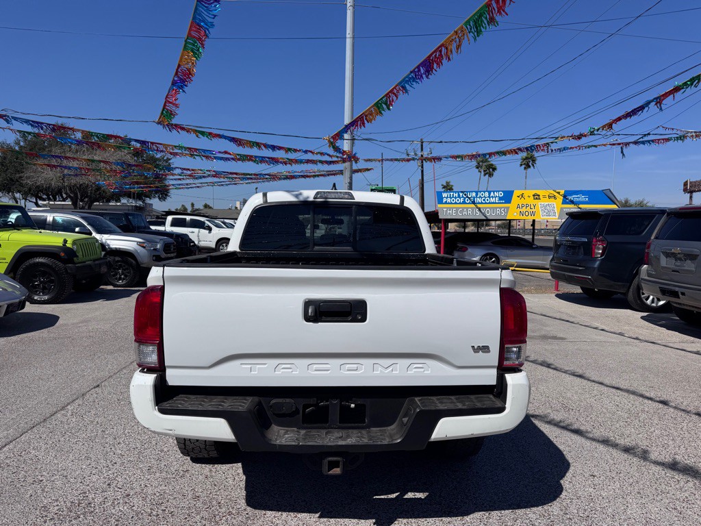 2016 Toyota Tacoma Image 9