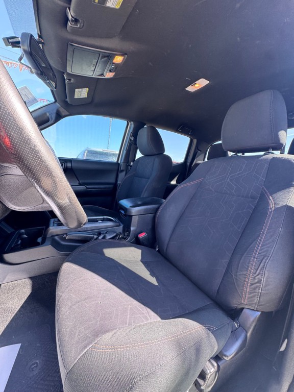 2016 Toyota Tacoma Image 11