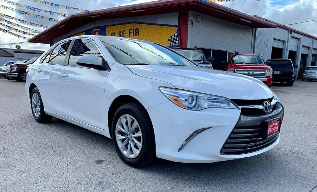 2017 Toyota Camry Image 5