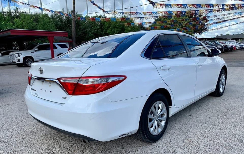 2017 Toyota Camry Image 6