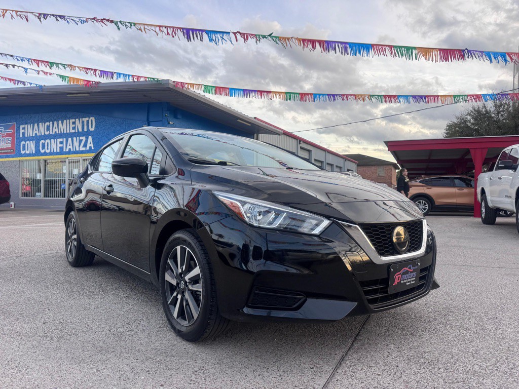 2021 Nissan Versa Image 3