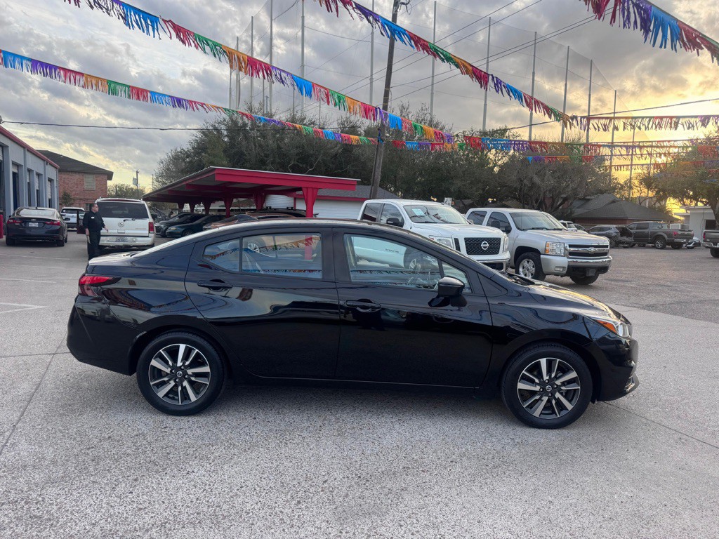 2021 Nissan Versa Image 5