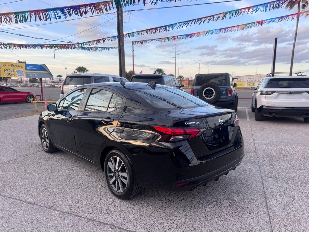 2021 Nissan Versa Image 6