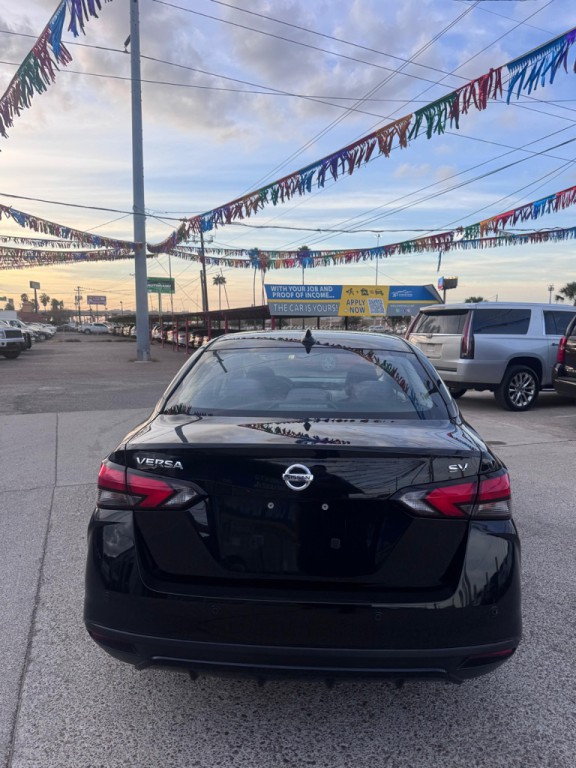 2021 Nissan Versa Image 8