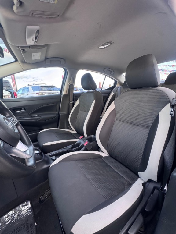 2021 Nissan Versa Image 9